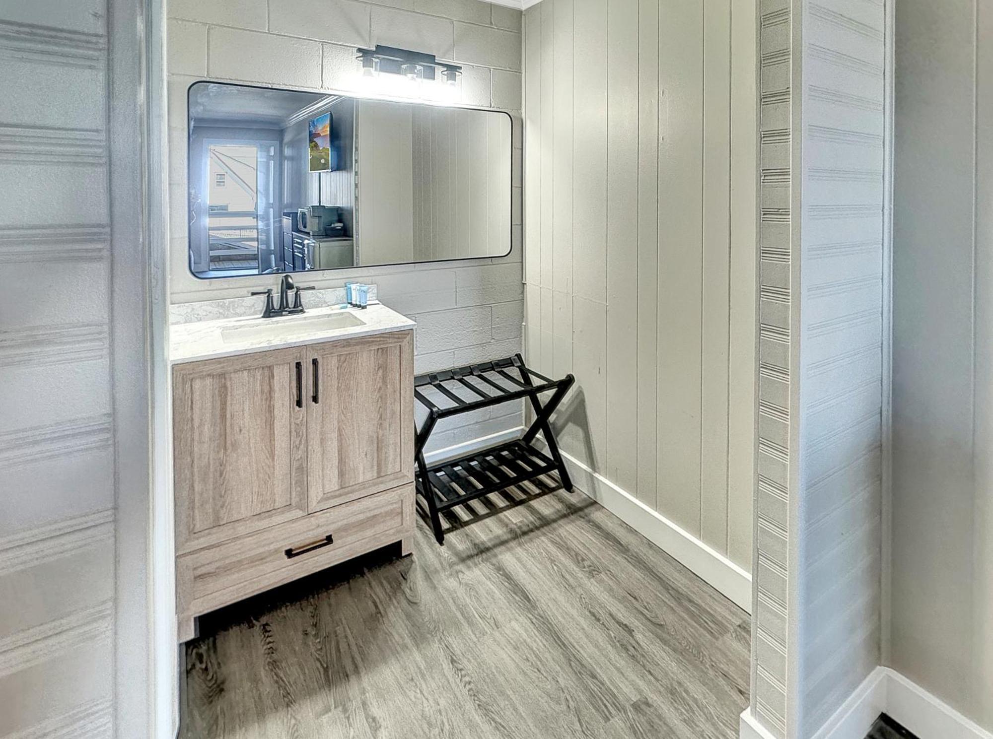 Dry Dock Inn Carolina Beach Εξωτερικό φωτογραφία